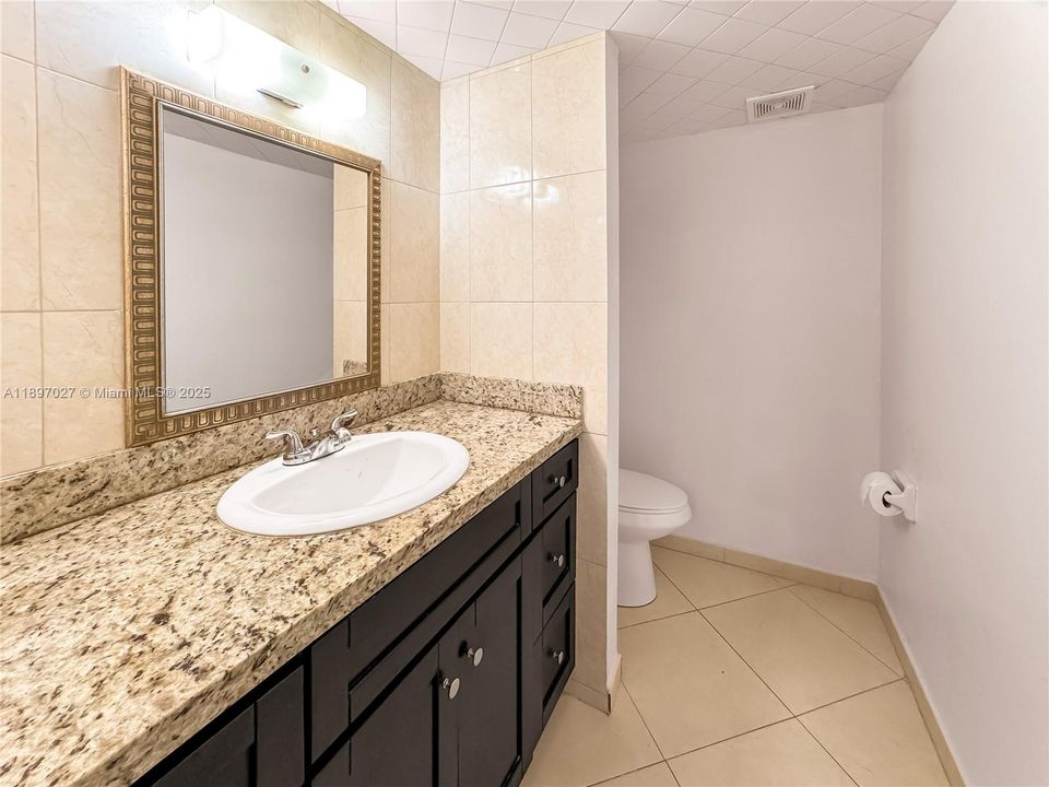 Recently Rented: $2,500 (4 beds, 2 baths, 2100 Square Feet)