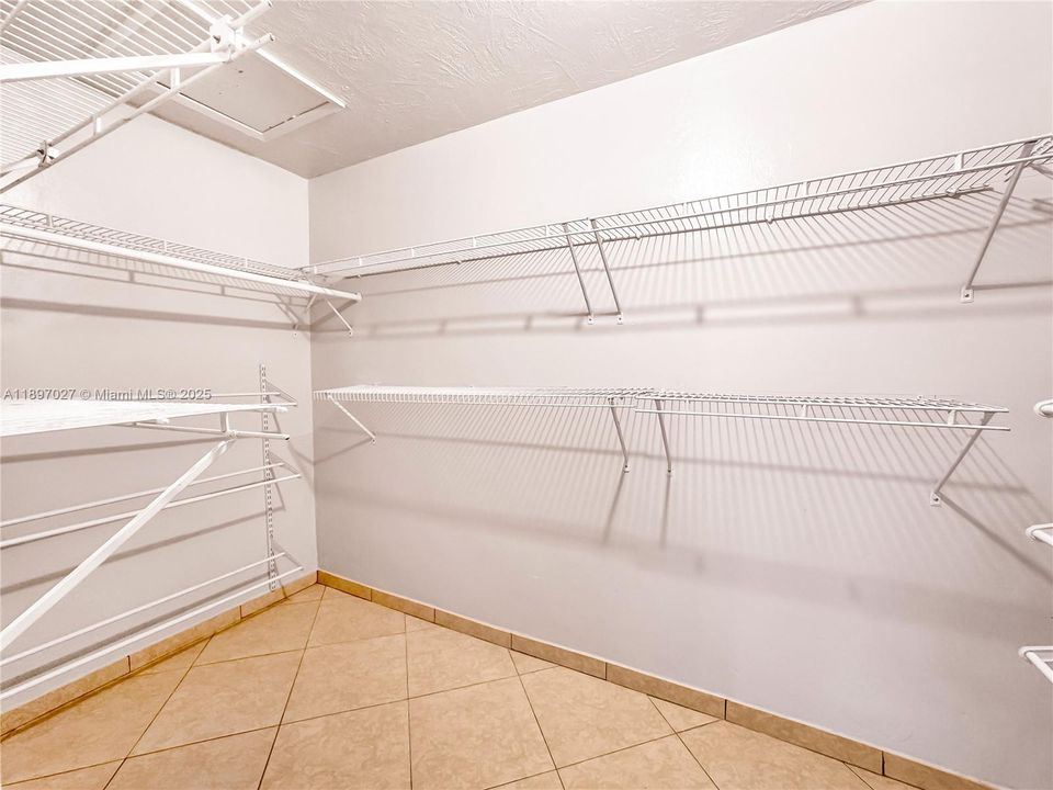 Recently Rented: $2,500 (4 beds, 2 baths, 2100 Square Feet)