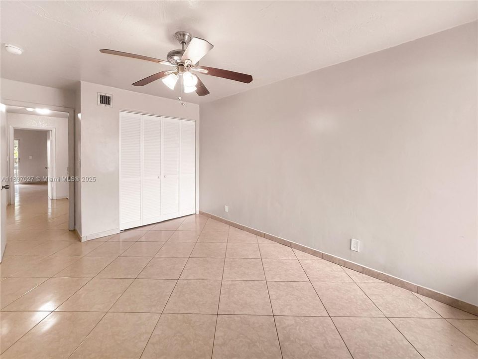 Recently Rented: $2,500 (4 beds, 2 baths, 2100 Square Feet)