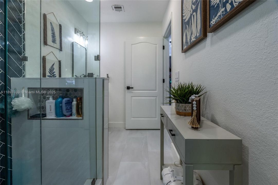 For Sale: $650,000 (4 beds, 2 baths, 1553 Square Feet)