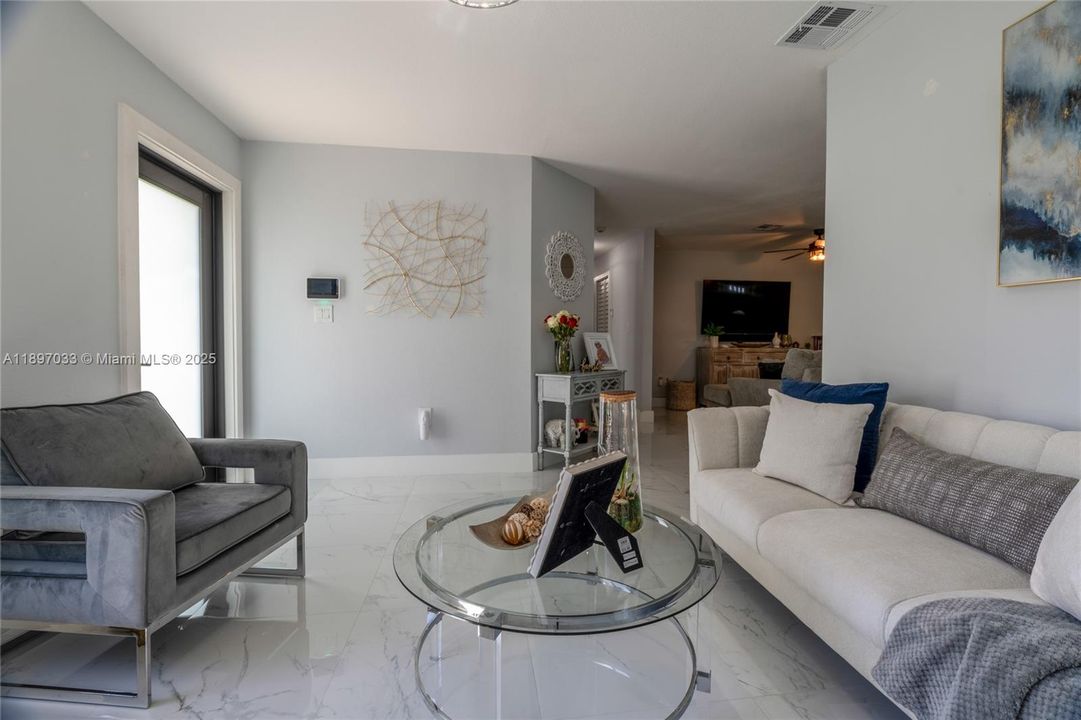 For Sale: $650,000 (4 beds, 2 baths, 1553 Square Feet)