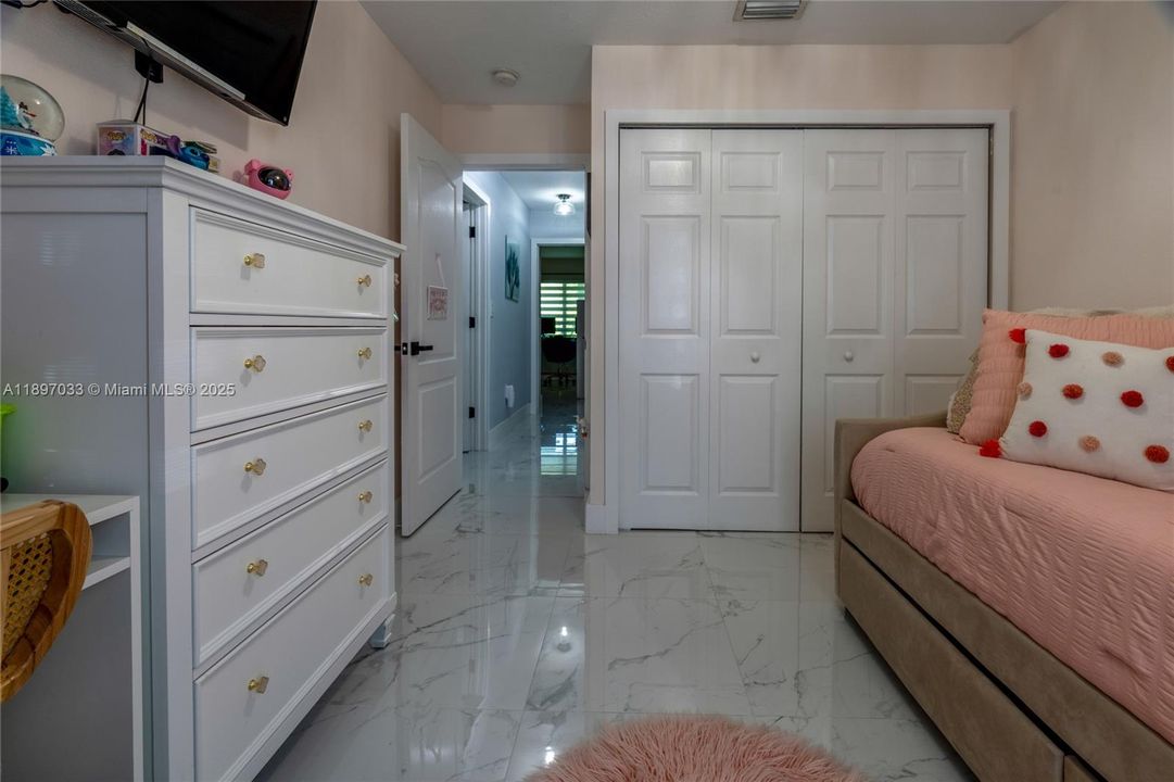 For Sale: $650,000 (4 beds, 2 baths, 1553 Square Feet)