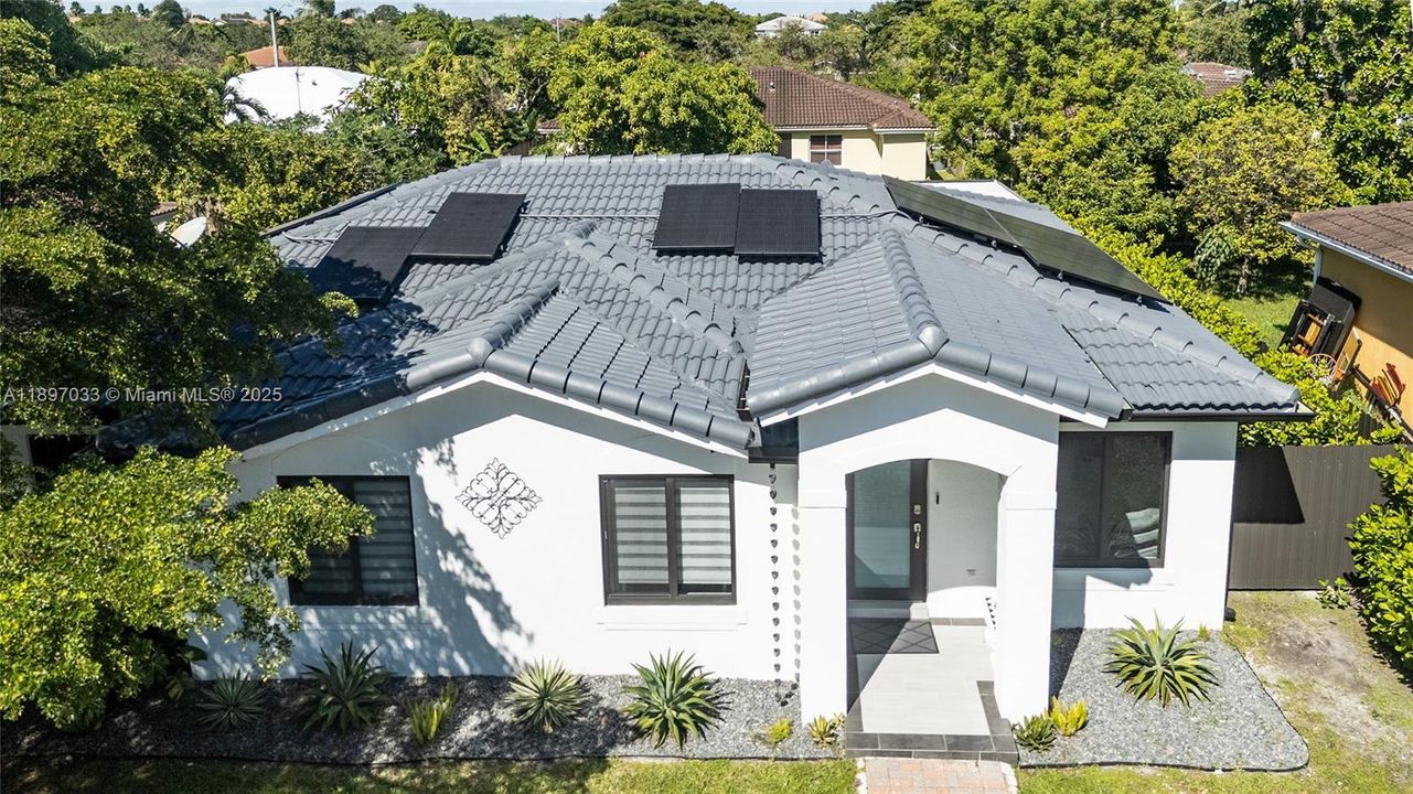 For Sale: $650,000 (4 beds, 2 baths, 1553 Square Feet)