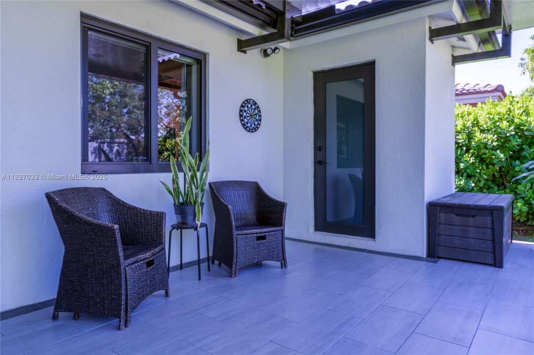 For Sale: $650,000 (4 beds, 2 baths, 1553 Square Feet)