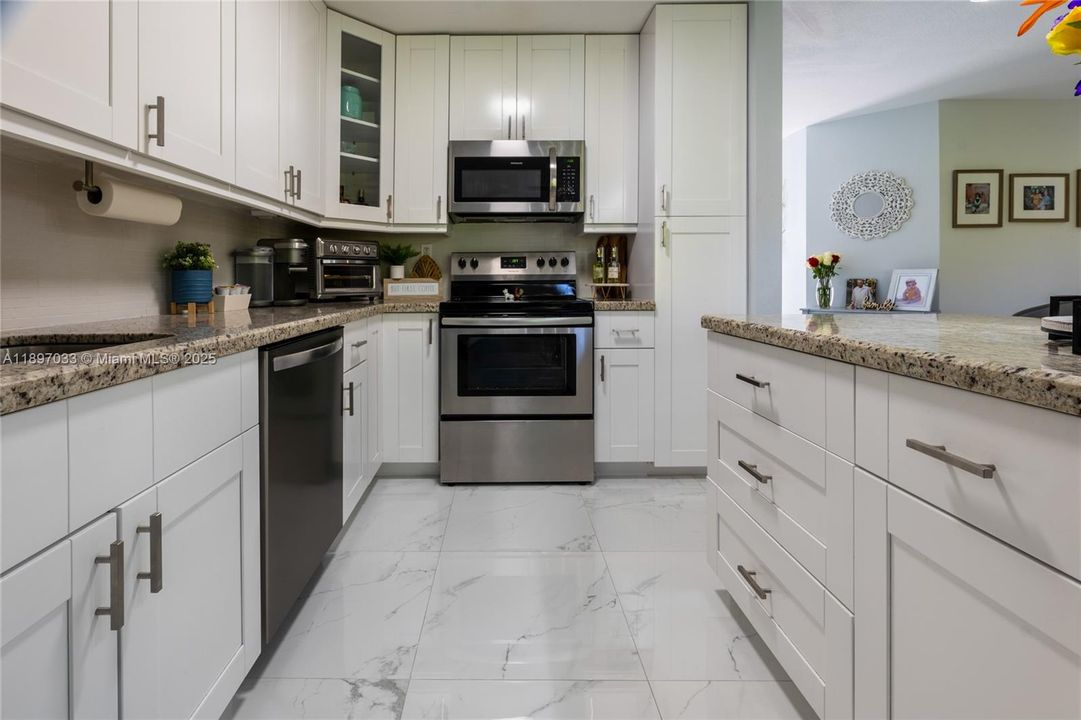 For Sale: $650,000 (4 beds, 2 baths, 1553 Square Feet)