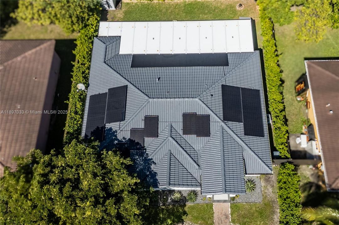 For Sale: $650,000 (4 beds, 2 baths, 1553 Square Feet)