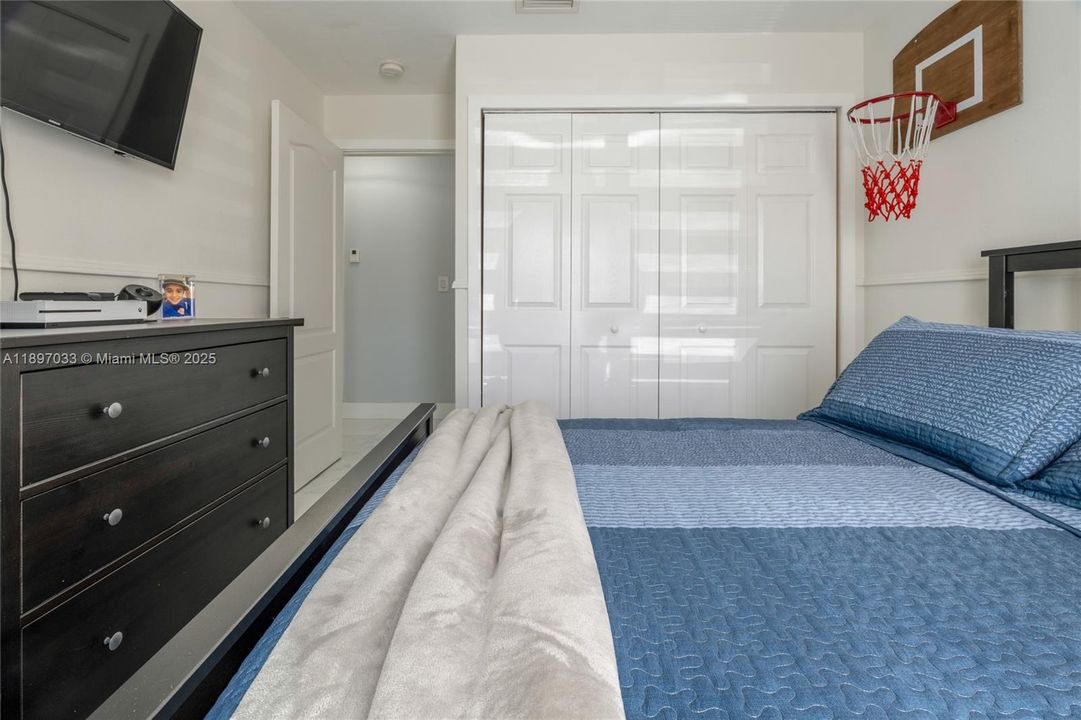 For Sale: $650,000 (4 beds, 2 baths, 1553 Square Feet)