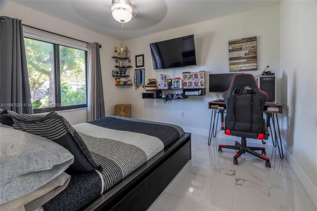 For Sale: $650,000 (4 beds, 2 baths, 1553 Square Feet)