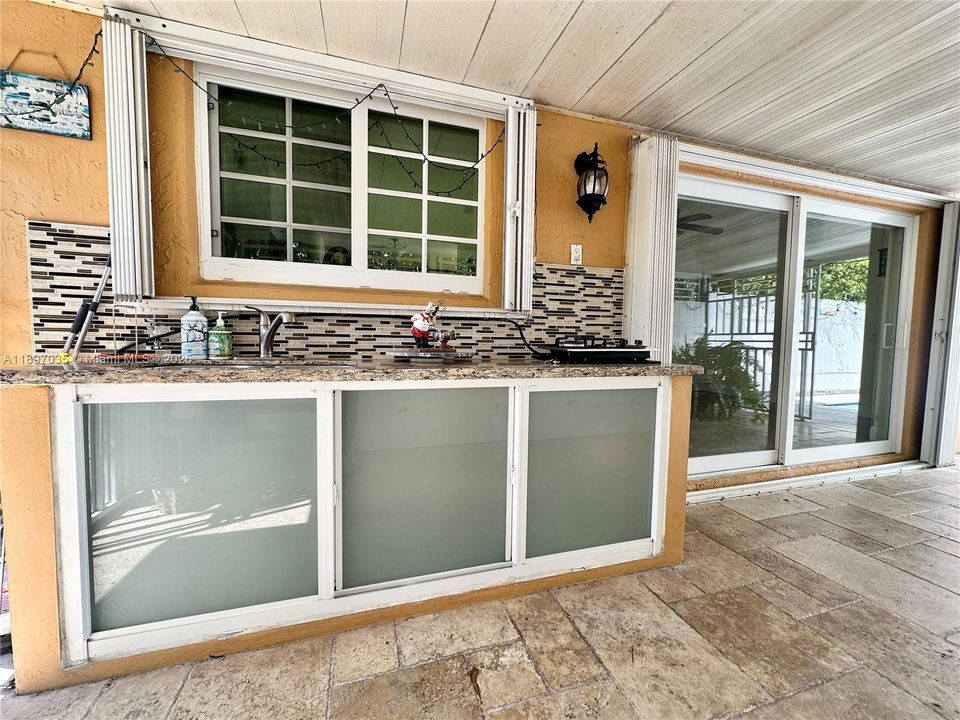 最近租的: $3,600 (3 贝兹, 2 浴室, 1552 平方英尺)