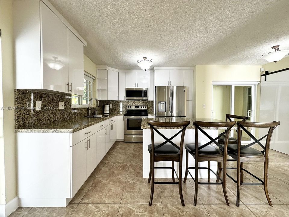 最近租的: $3,600 (3 贝兹, 2 浴室, 1552 平方英尺)