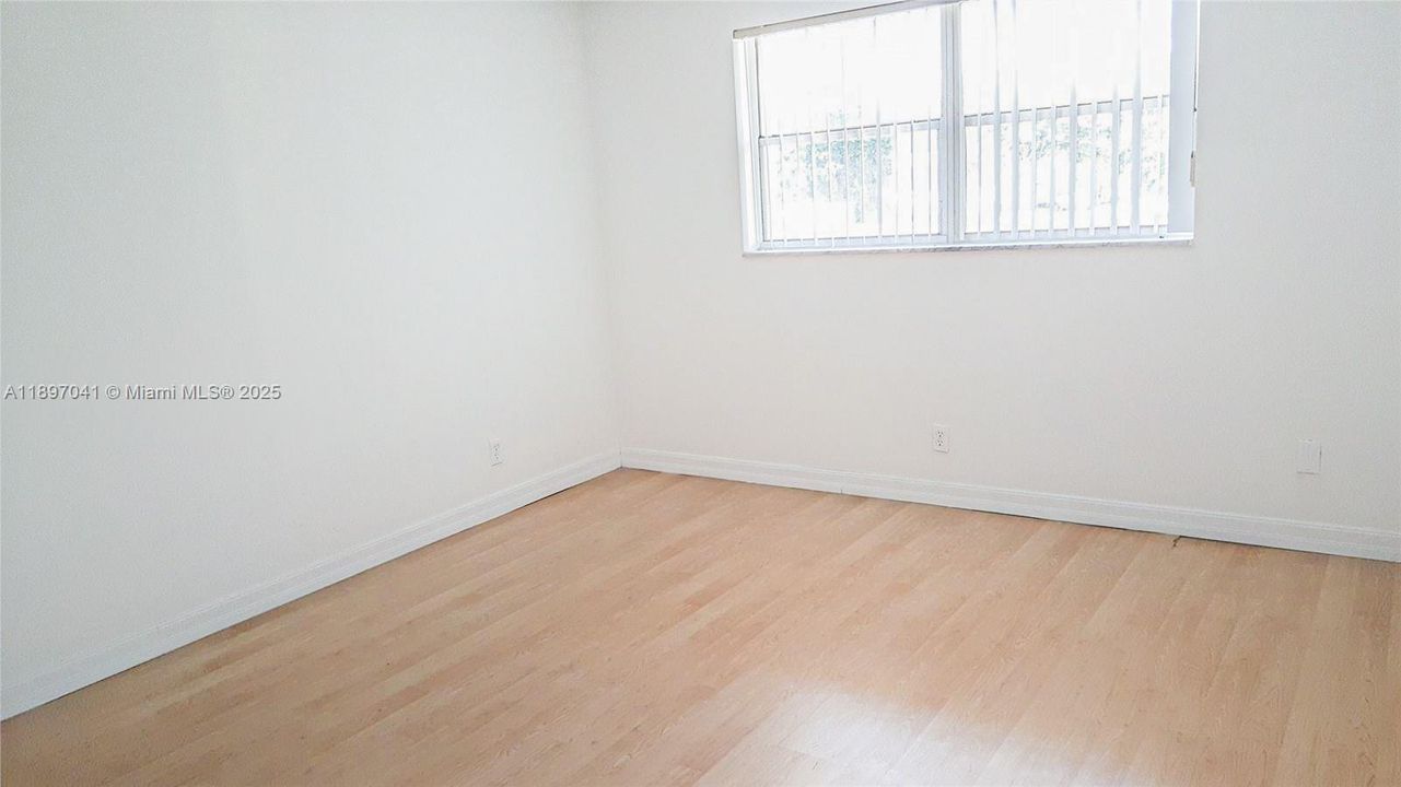 На продажу: $165,000 (2 спален, 2 ванн, 949 Квадратных фут)