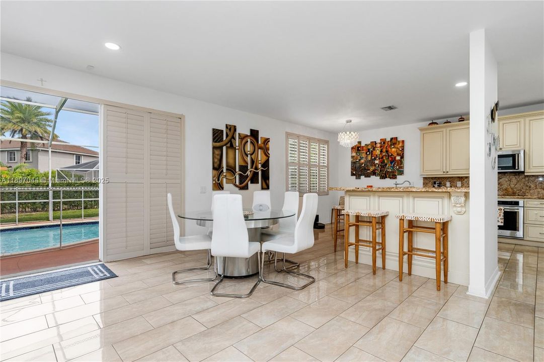 For Sale: $949,000 (5 beds, 3 baths, 2592 Square Feet)