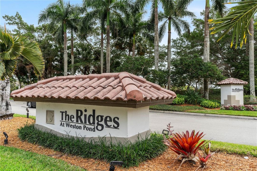 For Sale: $949,000 (5 beds, 3 baths, 2592 Square Feet)