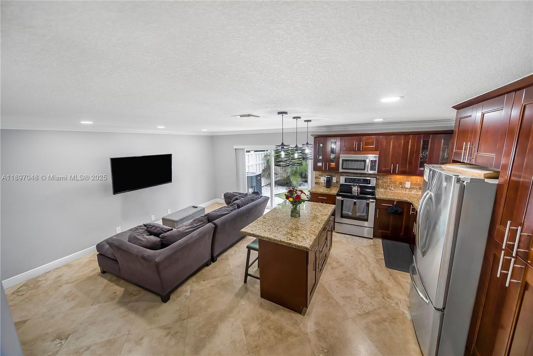 Недавно арендовано: $3,900 (3 спален, 2 ванн, 1806 Квадратных фут)