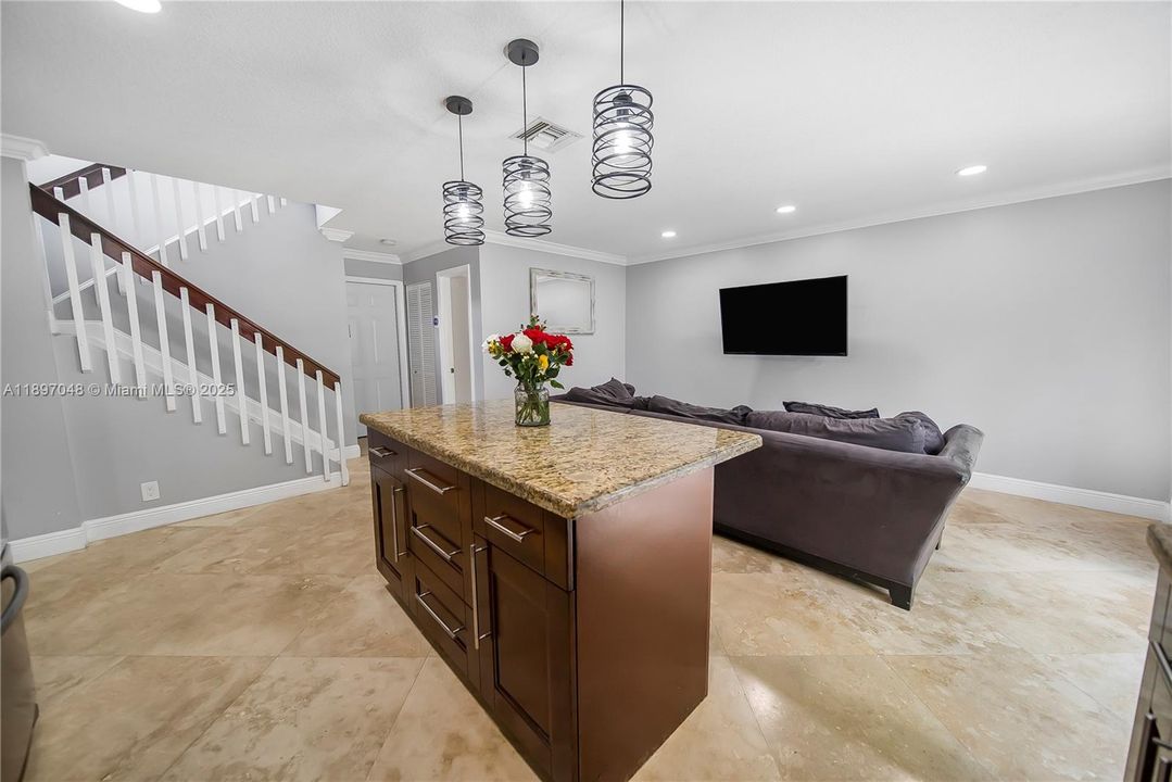 Недавно арендовано: $3,900 (3 спален, 2 ванн, 1806 Квадратных фут)