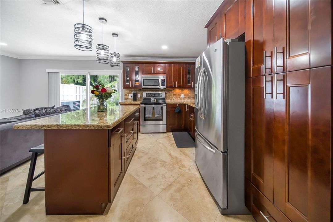 Недавно арендовано: $3,900 (3 спален, 2 ванн, 1806 Квадратных фут)