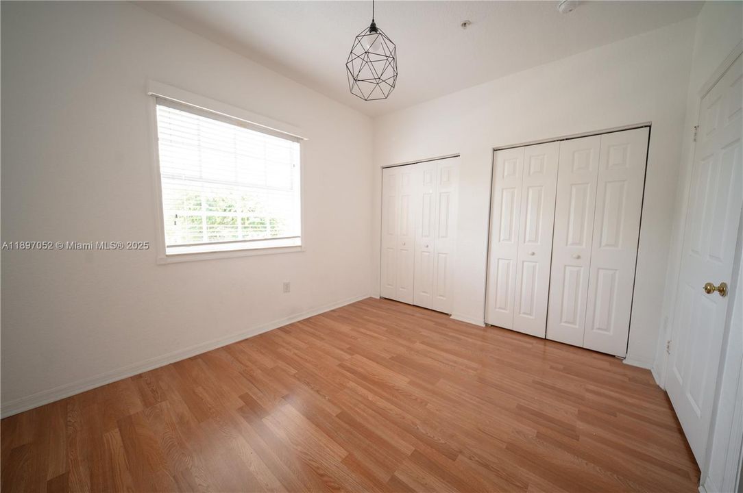 Active With Contract: $2,699 (2 beds, 2 baths, 1150 Square Feet)