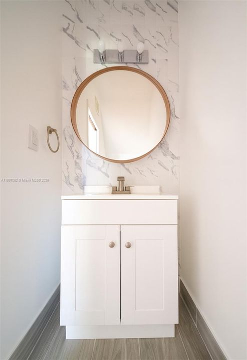 Active With Contract: $2,699 (2 beds, 2 baths, 1150 Square Feet)