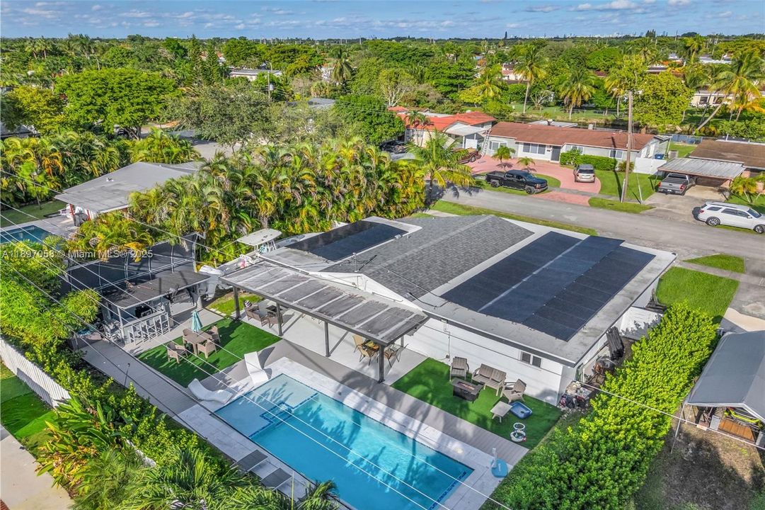 Под контрактом: $799,000 (3 спален, 2 ванн, 1608 Квадратных фут)