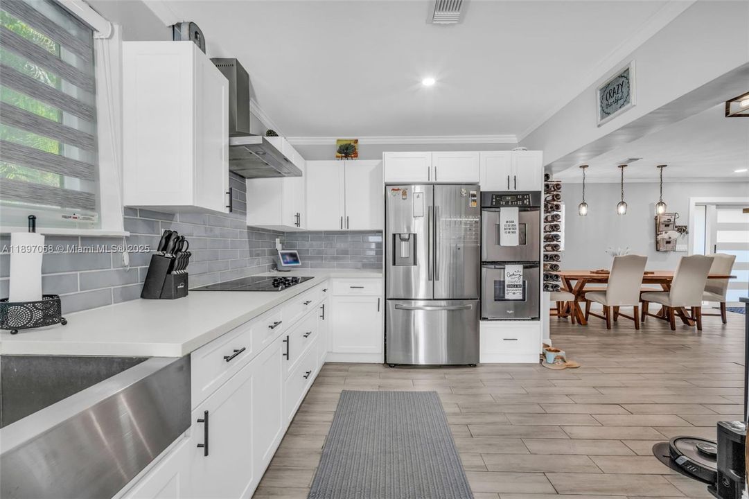 Под контрактом: $799,000 (3 спален, 2 ванн, 1608 Квадратных фут)