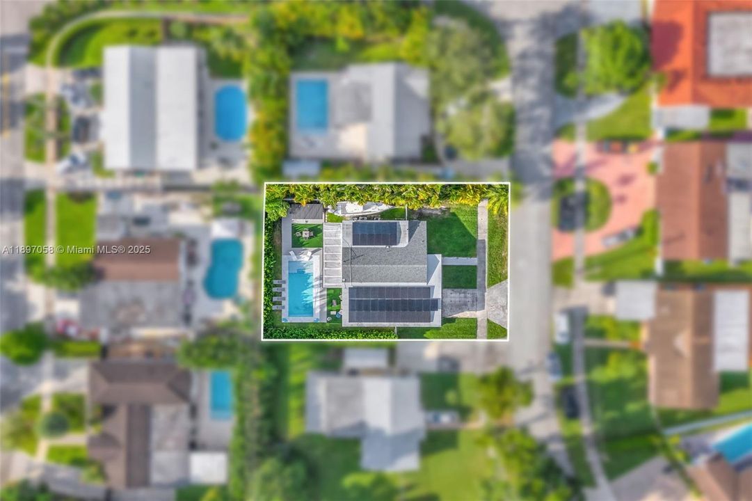 Под контрактом: $799,000 (3 спален, 2 ванн, 1608 Квадратных фут)