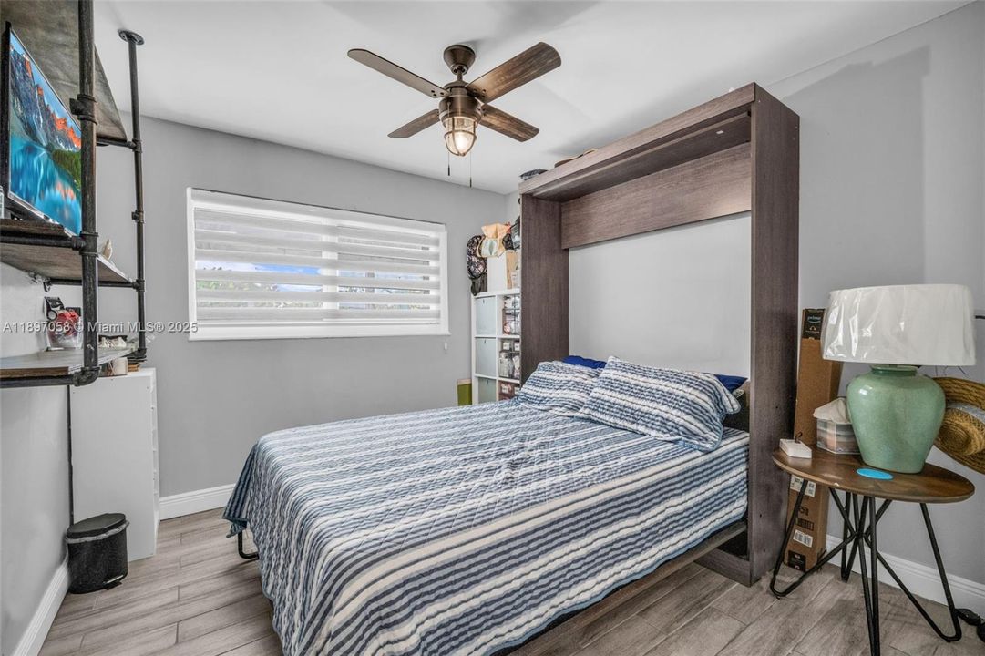 Под контрактом: $799,000 (3 спален, 2 ванн, 1608 Квадратных фут)