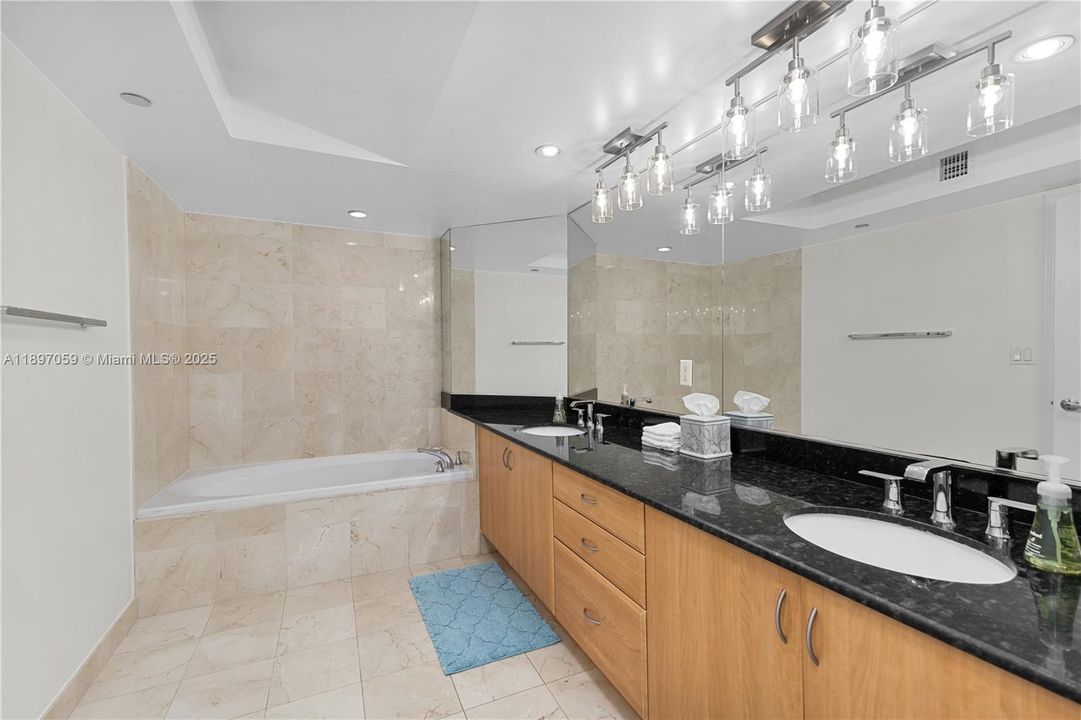 For Rent: $5,800 (2 beds, 2 baths, 1238 Square Feet)