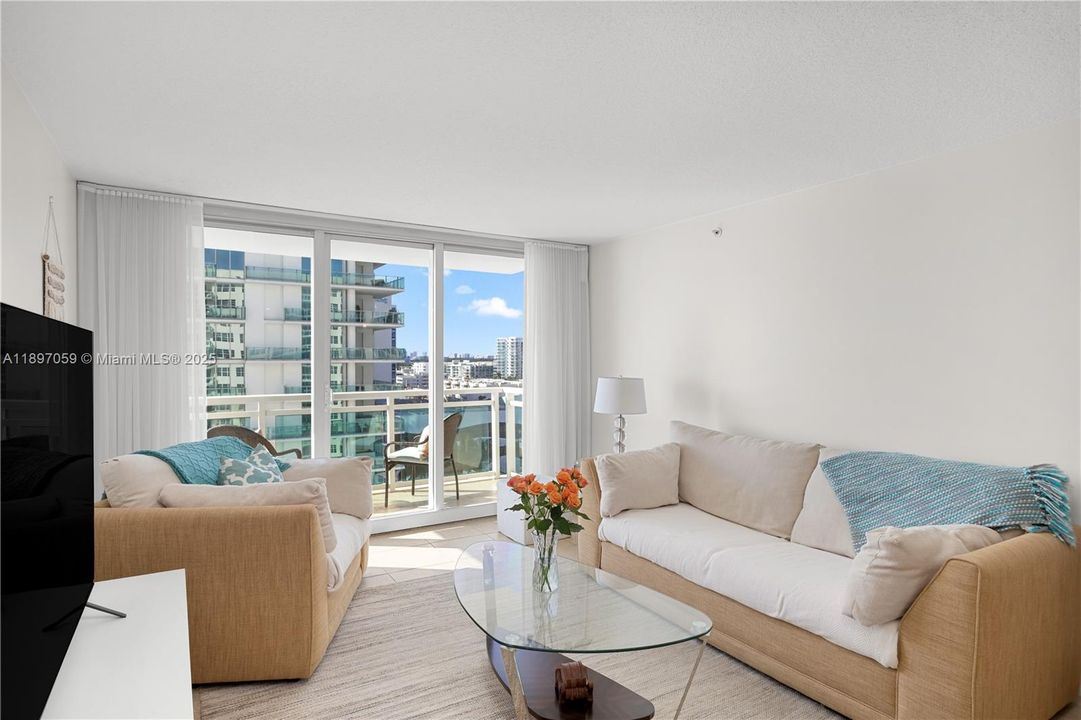 For Rent: $5,800 (2 beds, 2 baths, 1238 Square Feet)