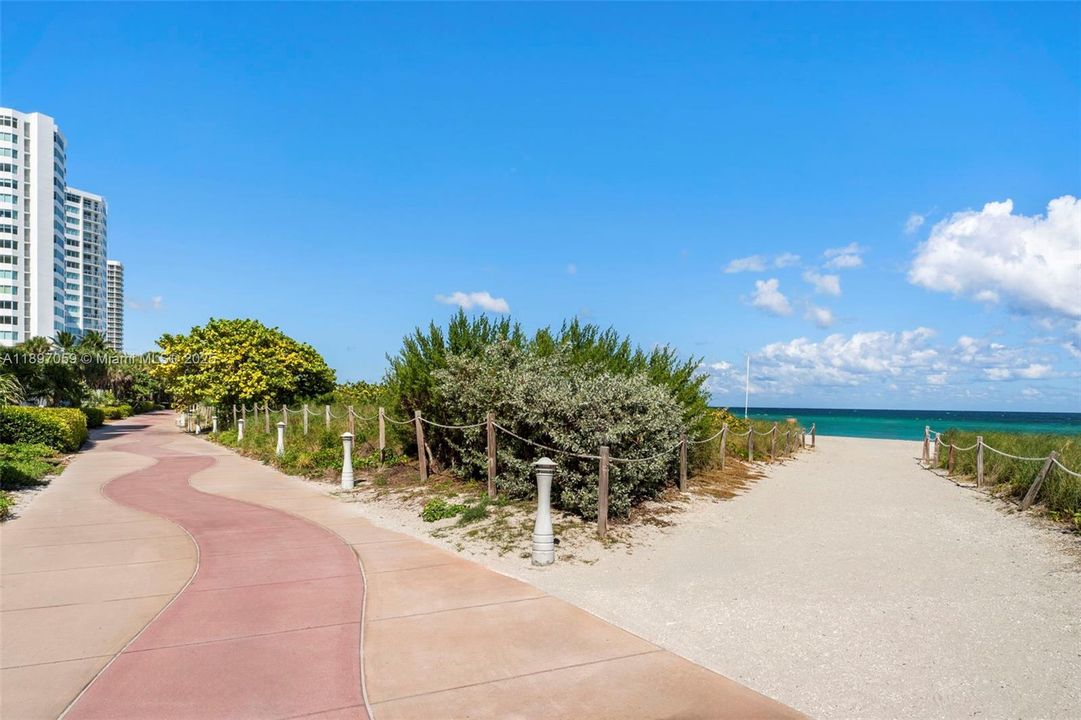 For Rent: $5,800 (2 beds, 2 baths, 1238 Square Feet)