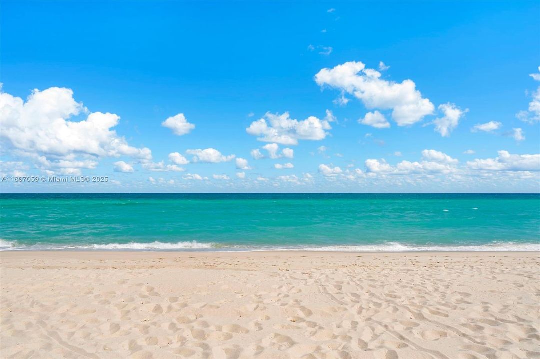 For Rent: $5,800 (2 beds, 2 baths, 1238 Square Feet)