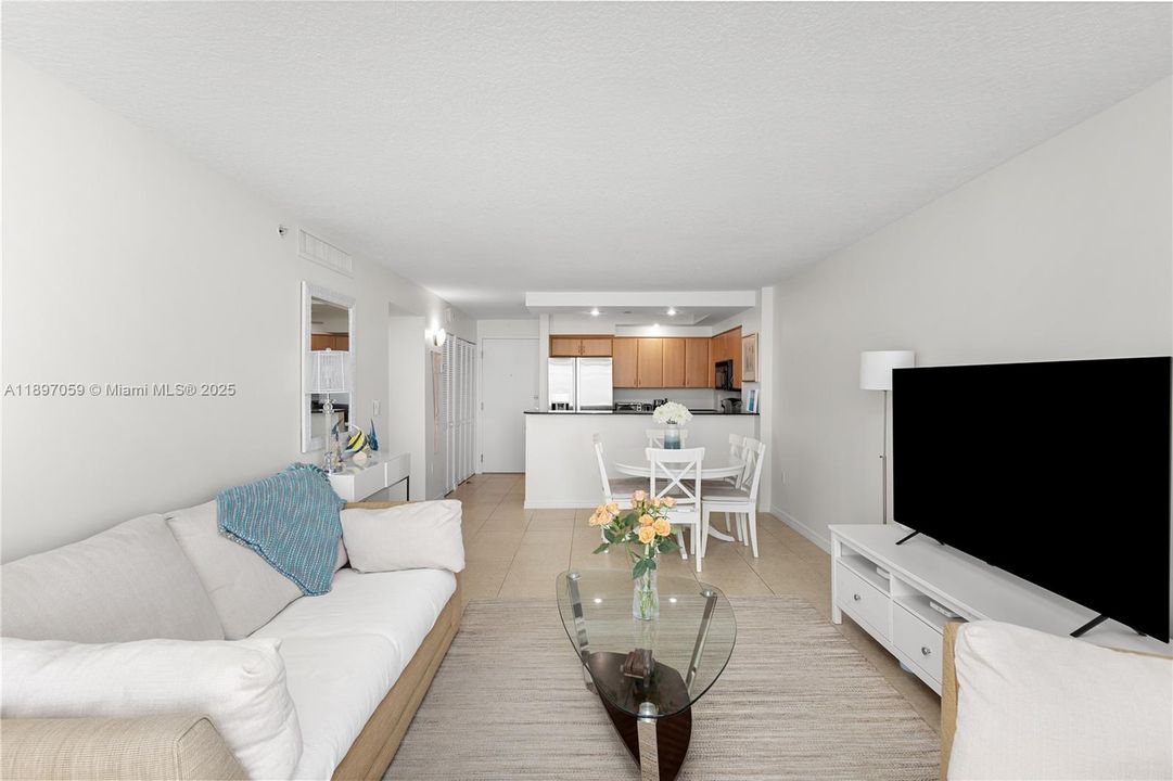 For Rent: $5,800 (2 beds, 2 baths, 1238 Square Feet)