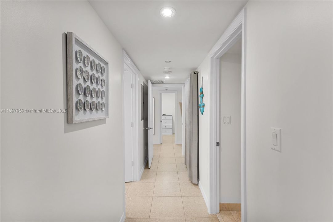 For Rent: $5,800 (2 beds, 2 baths, 1238 Square Feet)