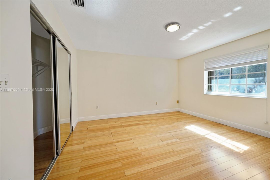 В аренду: $4,190 (4 спален, 2 ванн, 2728 Квадратных фут)