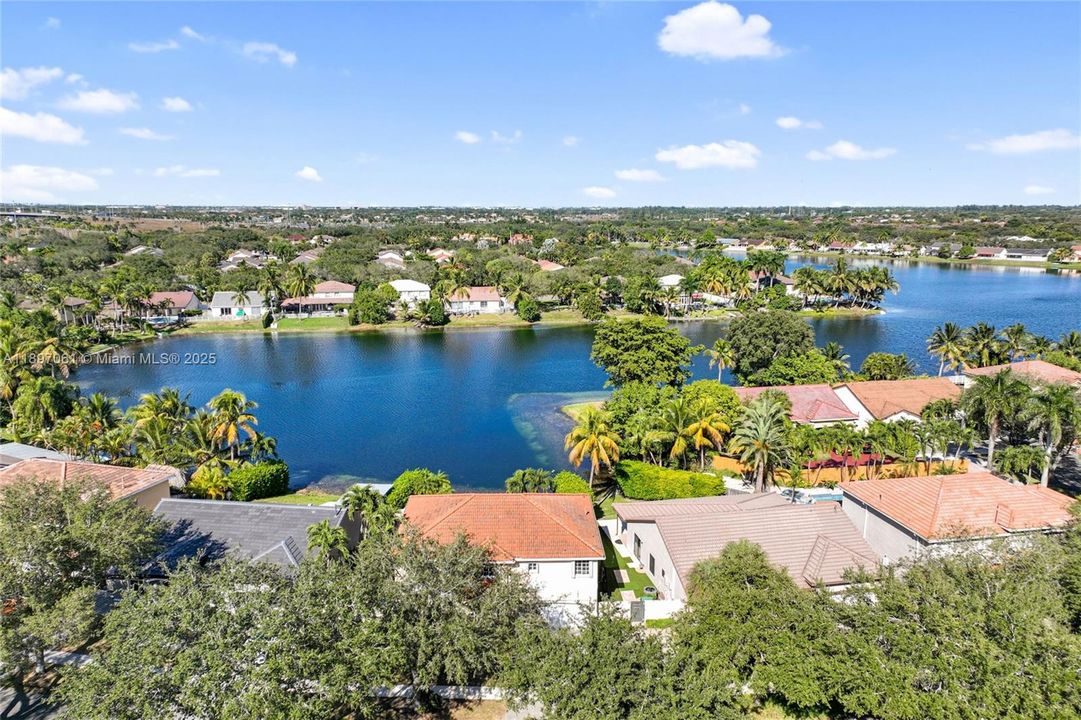 В аренду: $4,190 (4 спален, 2 ванн, 2728 Квадратных фут)