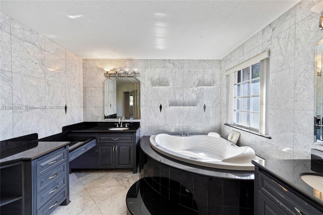 В аренду: $4,190 (4 спален, 2 ванн, 2728 Квадратных фут)