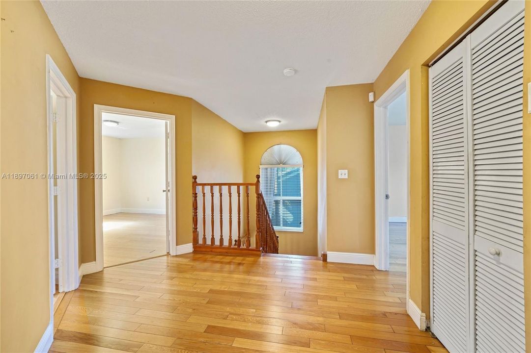 В аренду: $4,190 (4 спален, 2 ванн, 2728 Квадратных фут)