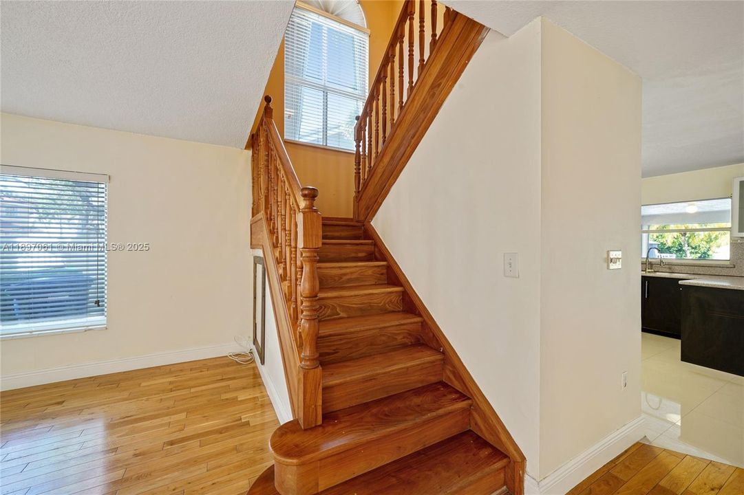 В аренду: $4,190 (4 спален, 2 ванн, 2728 Квадратных фут)