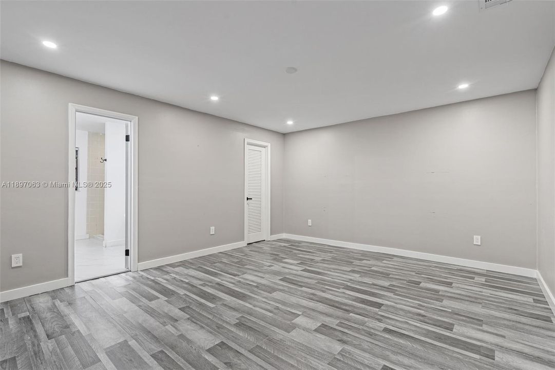 For Sale: $899,900 (3 beds, 3 baths, 1939 Square Feet)