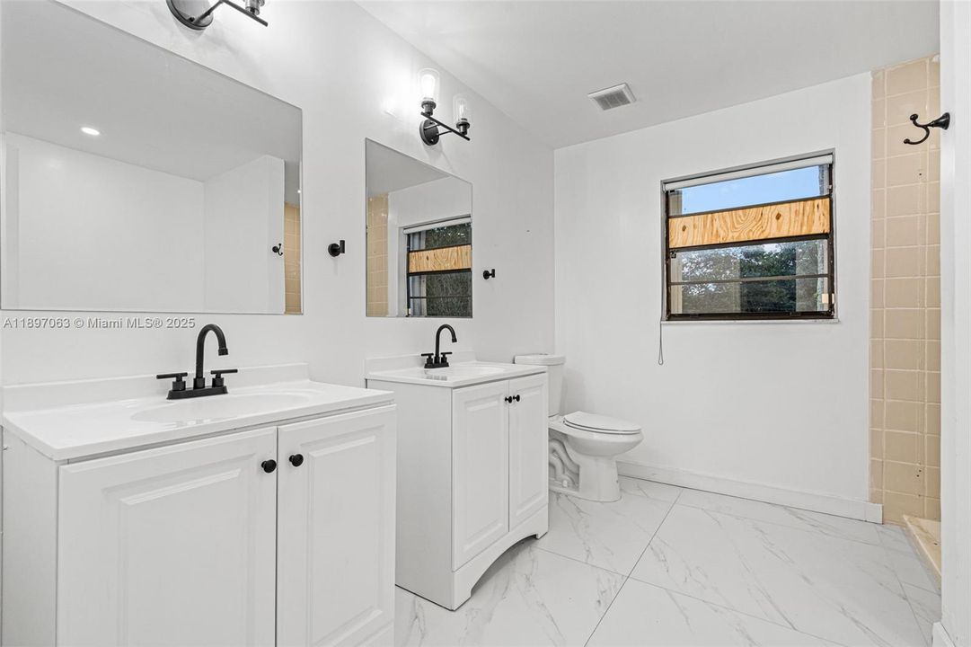 For Sale: $899,900 (3 beds, 3 baths, 1939 Square Feet)