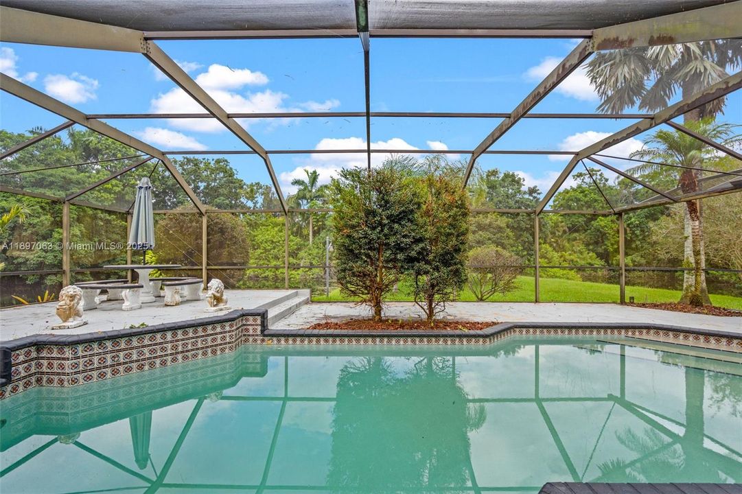 For Sale: $899,900 (3 beds, 3 baths, 1939 Square Feet)