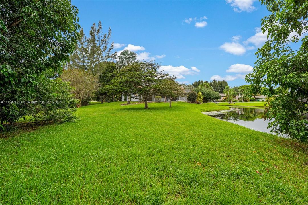 For Sale: $899,900 (3 beds, 3 baths, 1939 Square Feet)