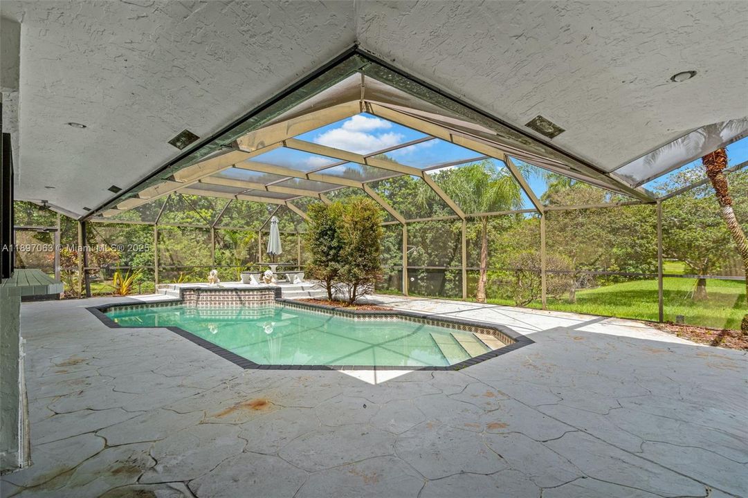 For Sale: $899,900 (3 beds, 3 baths, 1939 Square Feet)