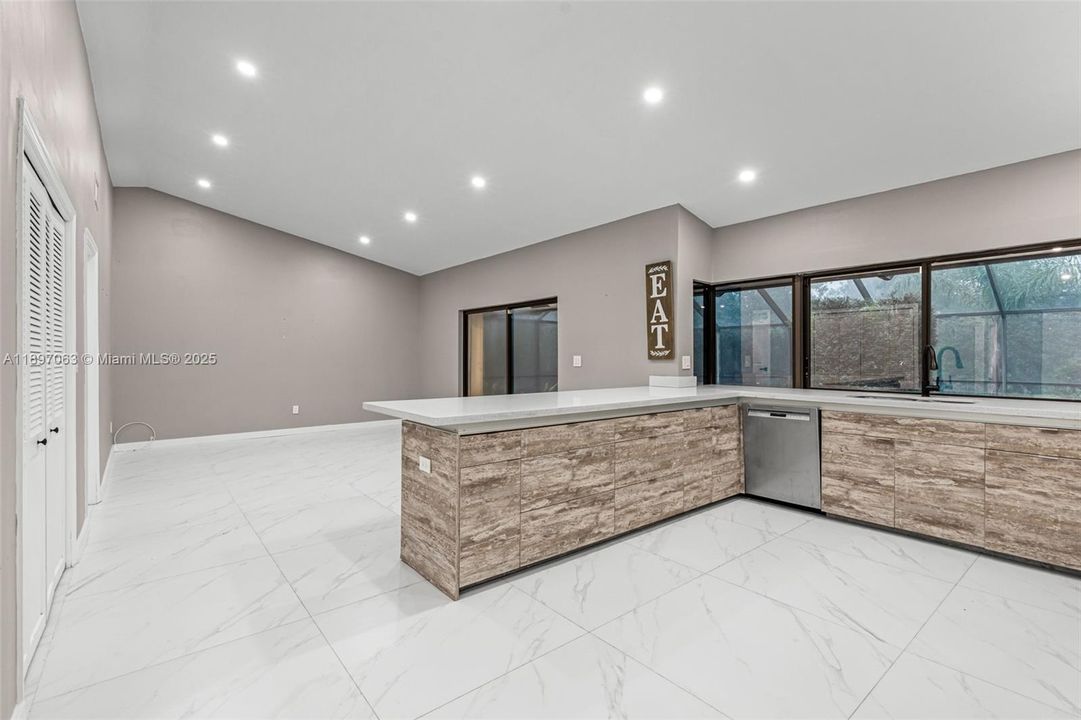 For Sale: $899,900 (3 beds, 3 baths, 1939 Square Feet)