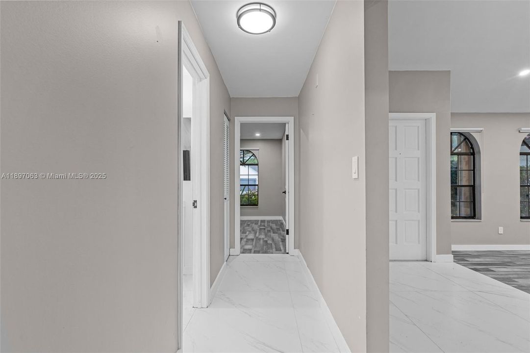 For Sale: $899,900 (3 beds, 3 baths, 1939 Square Feet)