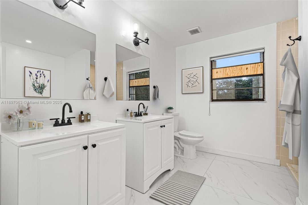 For Sale: $899,900 (3 beds, 3 baths, 1939 Square Feet)