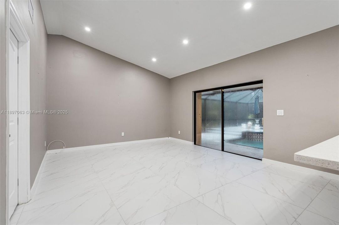 For Sale: $899,900 (3 beds, 3 baths, 1939 Square Feet)