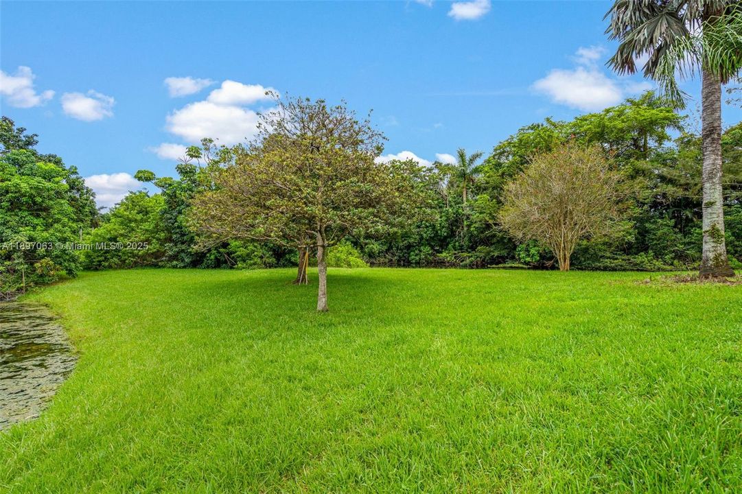 For Sale: $899,900 (3 beds, 3 baths, 1939 Square Feet)