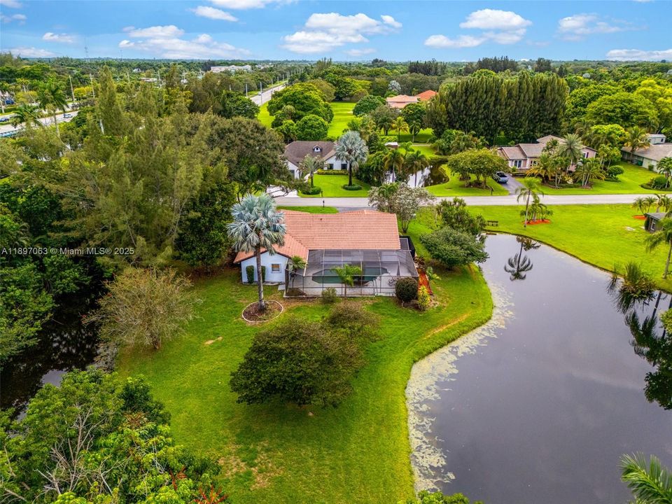 For Sale: $899,900 (3 beds, 3 baths, 1939 Square Feet)