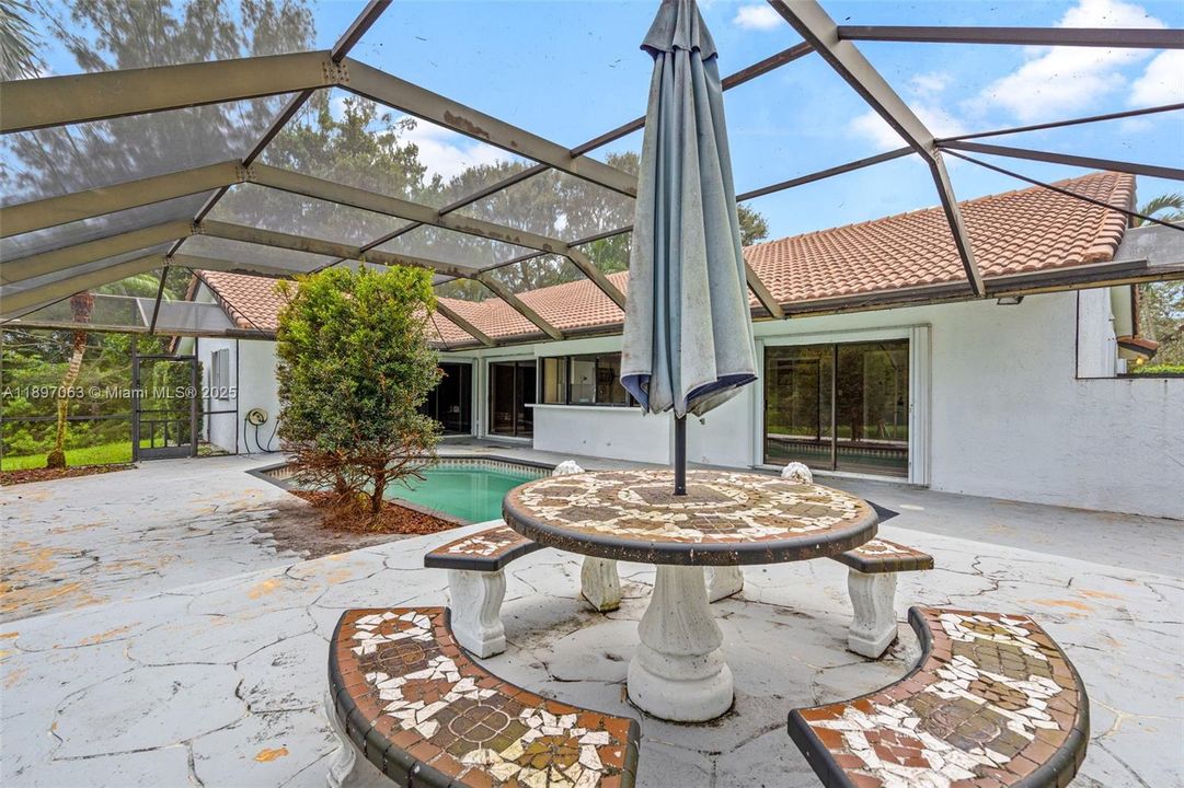 For Sale: $899,900 (3 beds, 3 baths, 1939 Square Feet)