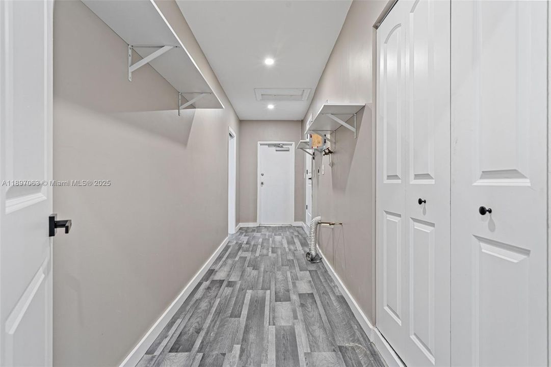 For Sale: $899,900 (3 beds, 3 baths, 1939 Square Feet)